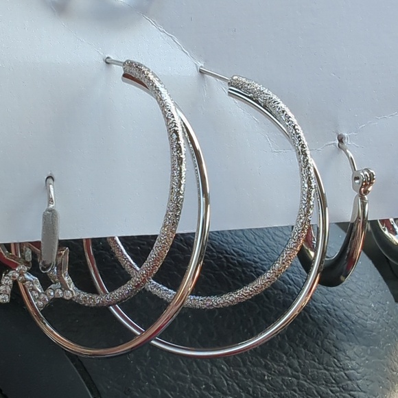 Set Of 7 Pairs Of Silver Tone Earrings - Picture 5 of 8